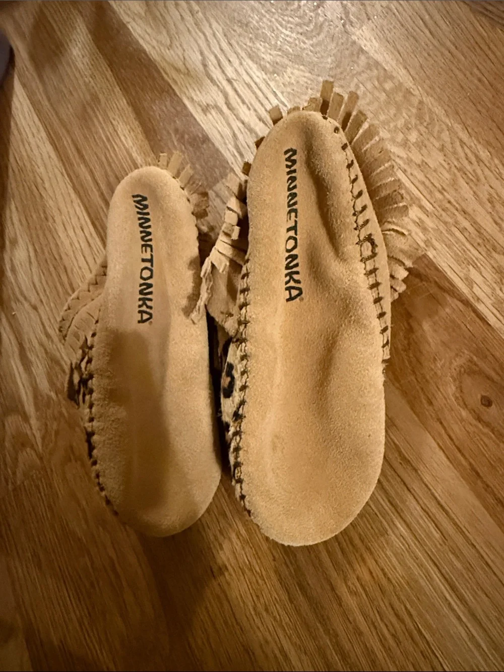 Minnetonka Kids Leopard Print Fringe Moccasins - Tan & Black